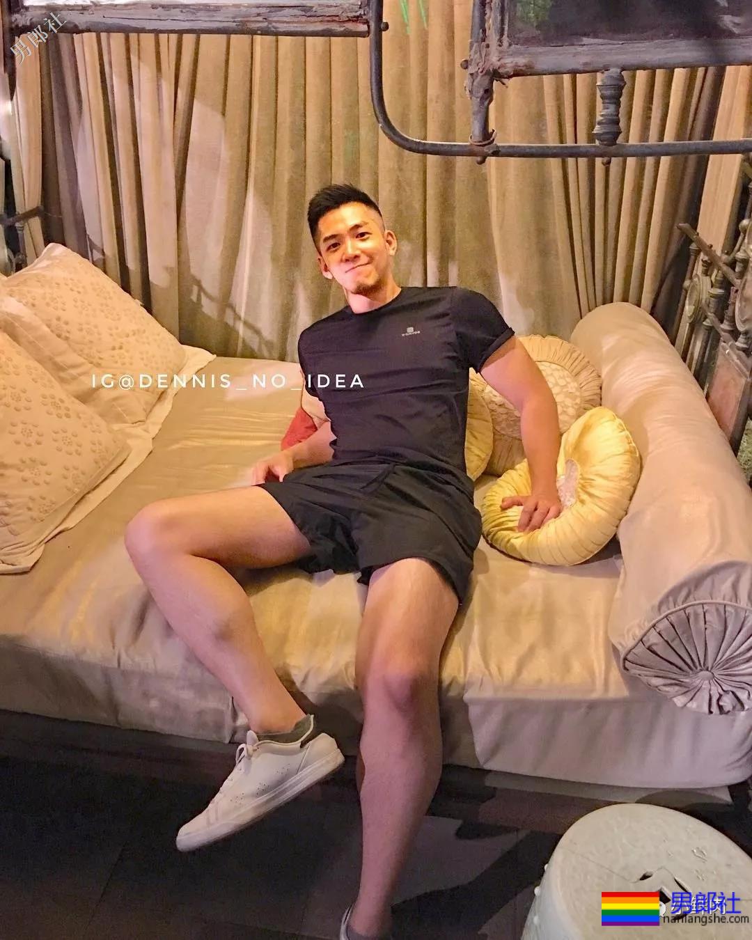 地铁帅哥撞脸钟汉良火了，这颜值让人抗不住了？！ - 51虹马