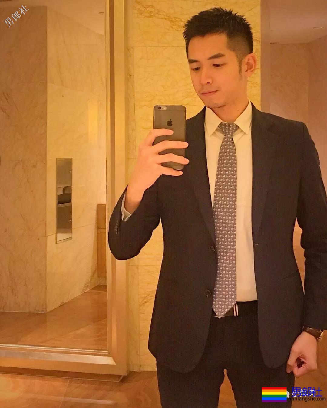 地铁帅哥撞脸钟汉良火了，这颜值让人抗不住了？！ - 51虹马