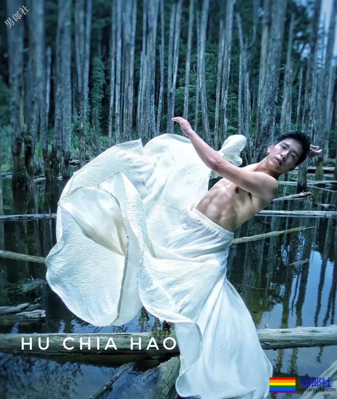 公狗腰小狼狗胡嘉豪。泳池走光引围观！ - 51虹马