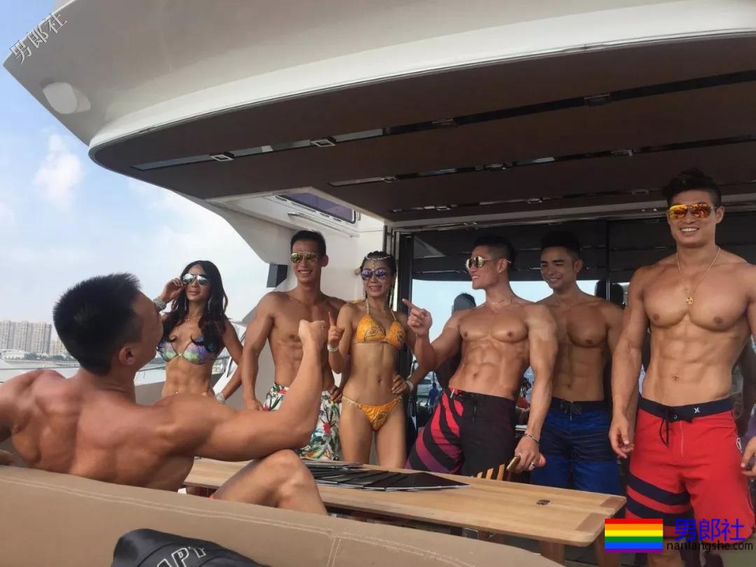 筋肉野模游艇群趴！我都可以！！！ - 51虹马