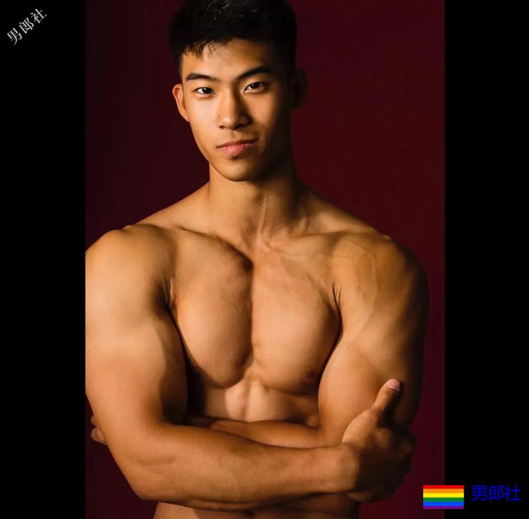 22岁筋肉大z.体育生初夜拍片！ - 51虹马