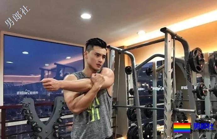 湖南大学肌肉学霸，练就胸肌腹肌人鱼线 - 51虹马