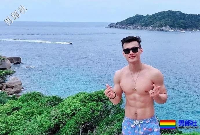 湖南大学肌肉学霸，练就胸肌腹肌人鱼线 - 51虹马