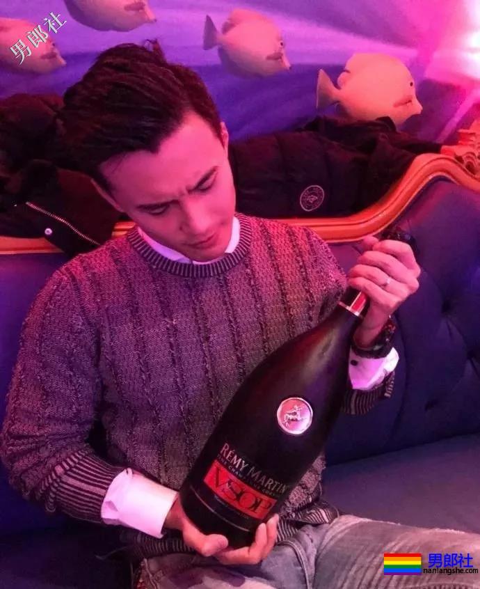 湖南大学肌肉学霸，练就胸肌腹肌人鱼线 - 51虹马