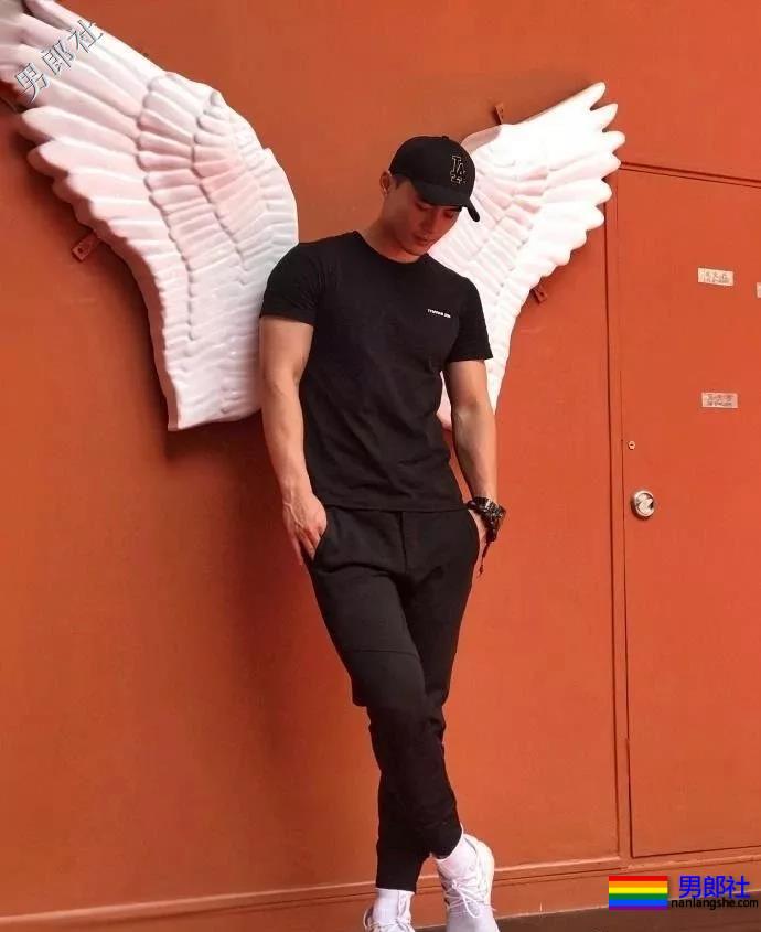 湖南大学肌肉学霸，练就胸肌腹肌人鱼线 - 51虹马