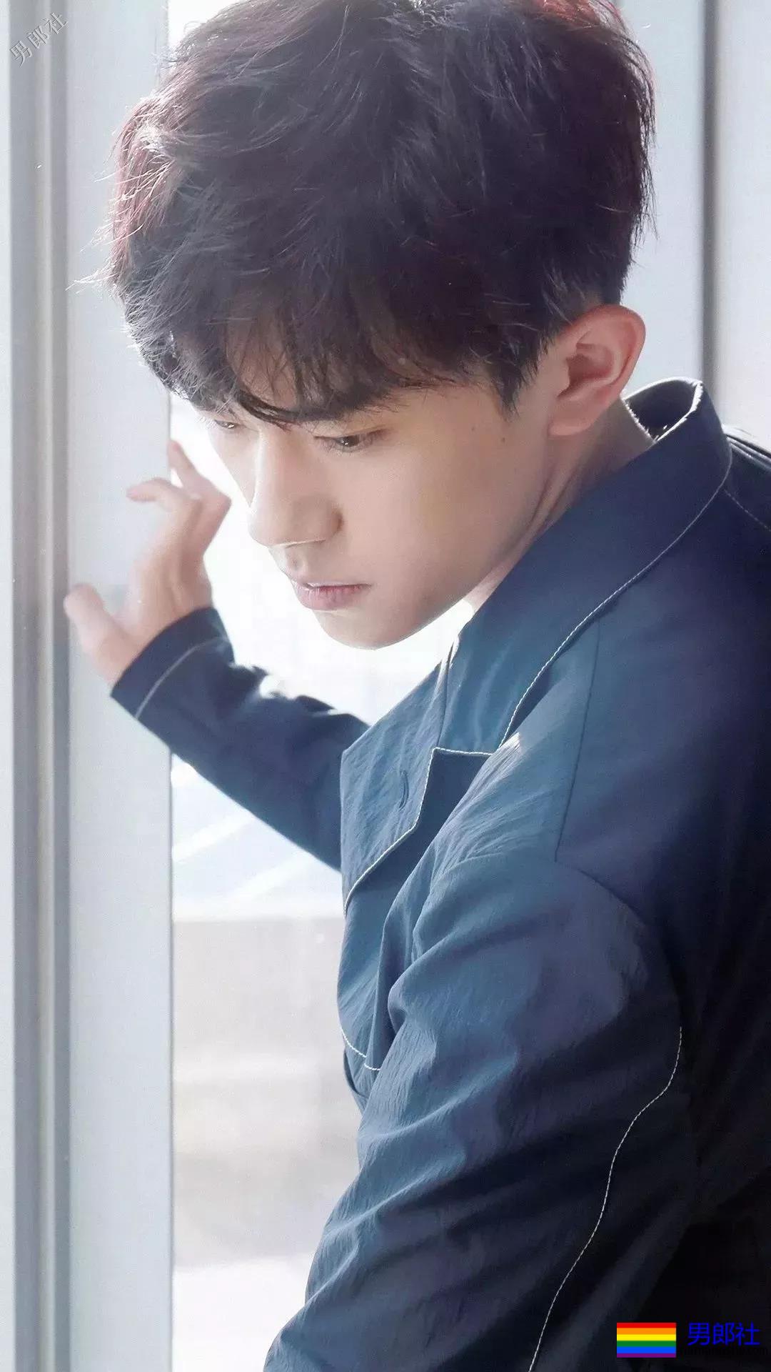 易烊千玺《少年的你》被虐惨,你戒得掉这狂野少年的气息吗? - 51虹马 易烊千玺《少年的你》被虐惨,你戒得掉这狂野少年的气息吗? - 51虹马