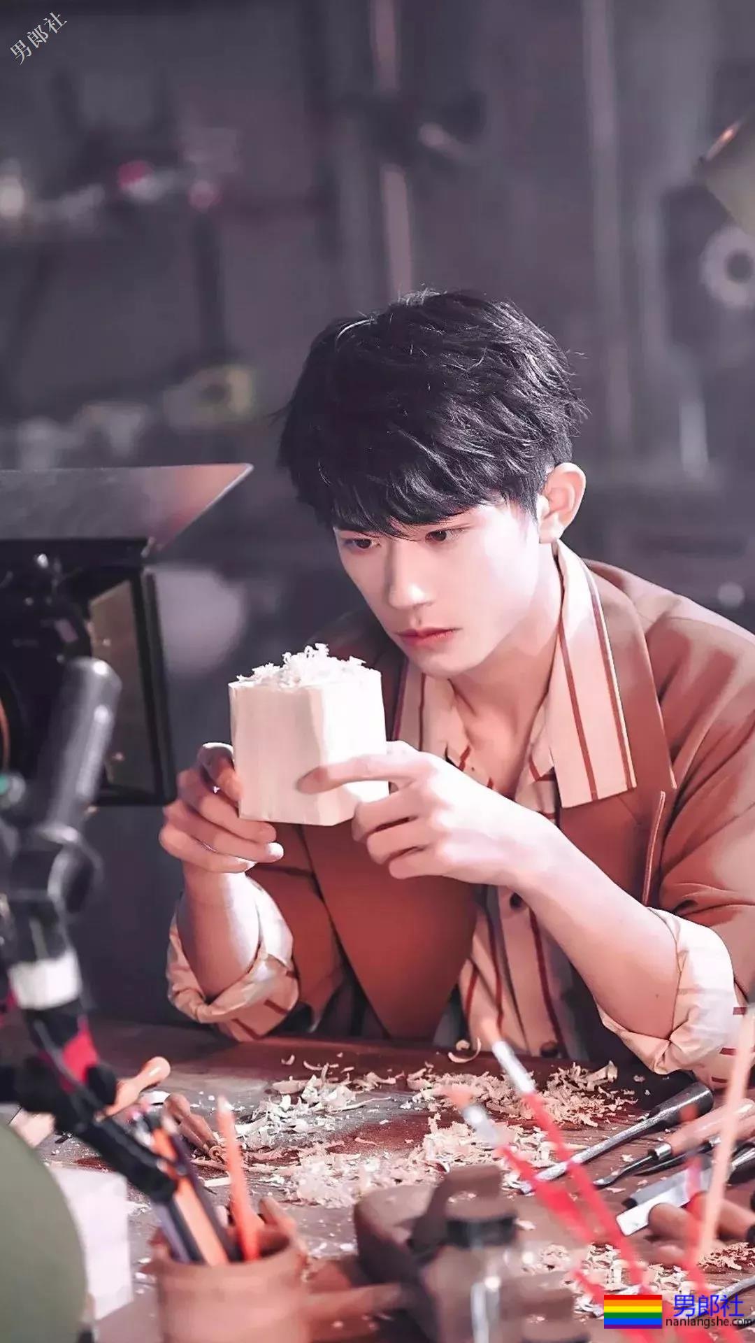 易烊千玺《少年的你》被虐惨，你戒得掉这狂野少年的气息吗？ - 51虹马