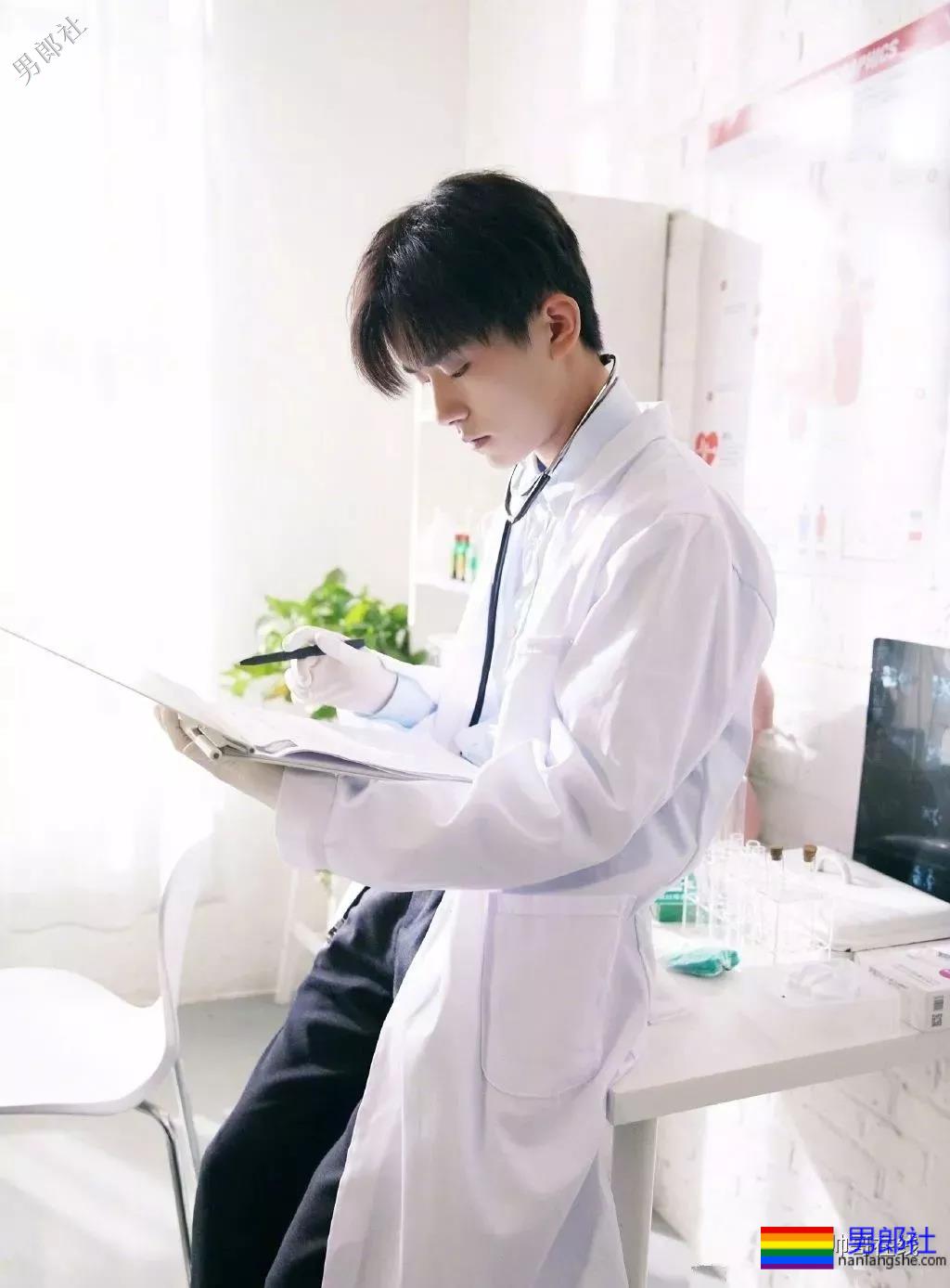 易烊千玺《少年的你》被虐惨，你戒得掉这狂野少年的气息吗？ - 51虹马