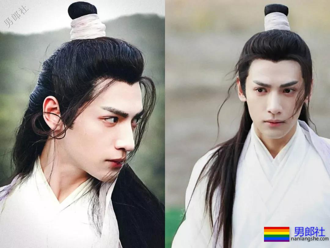 大鼻子一字马男星开拔，腹肌侍卫小哥凭实力抢镜？ - 51虹马