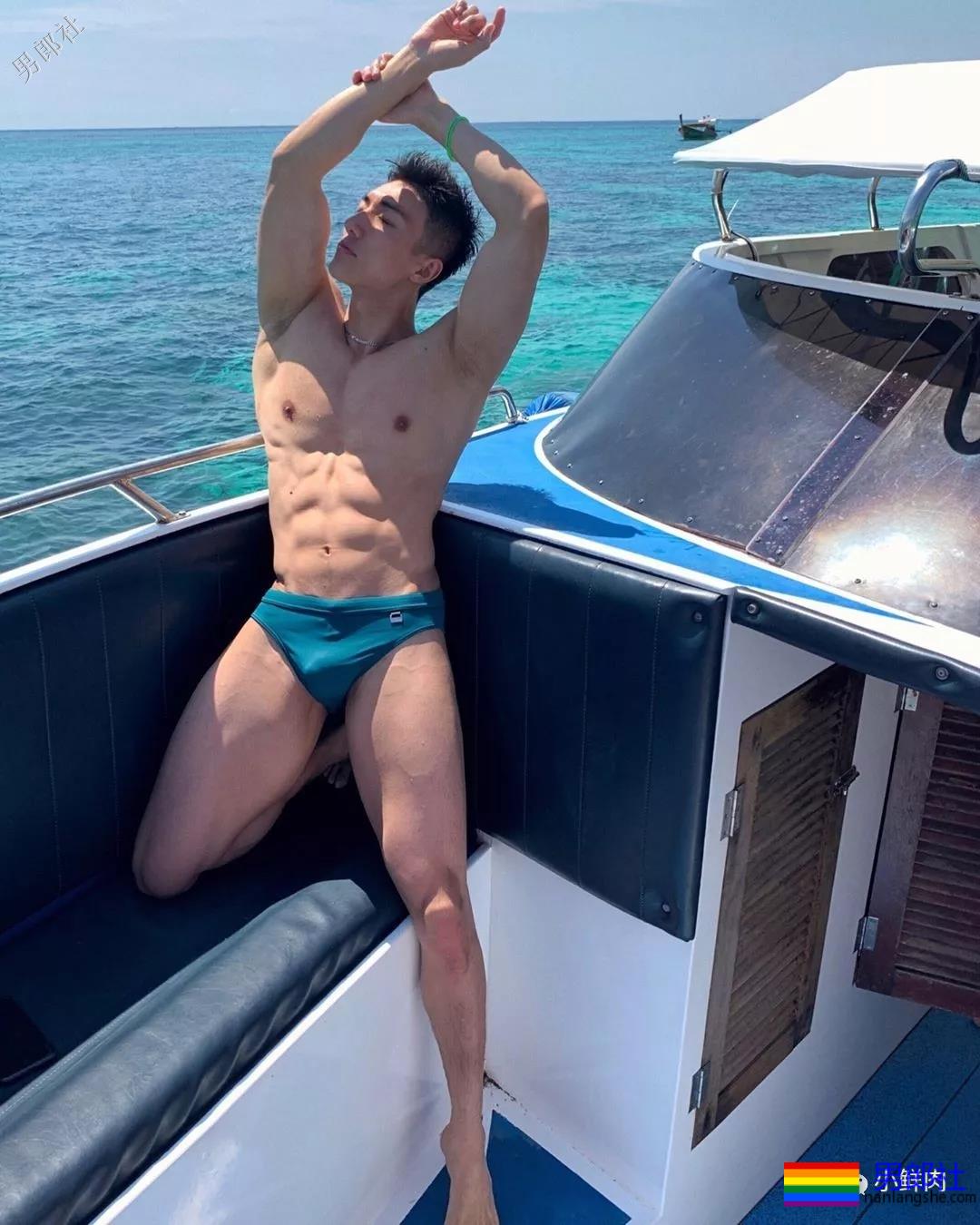 男模赵亮最新泳裤硬照一览，这谁能遭得住啊？ - 51虹马