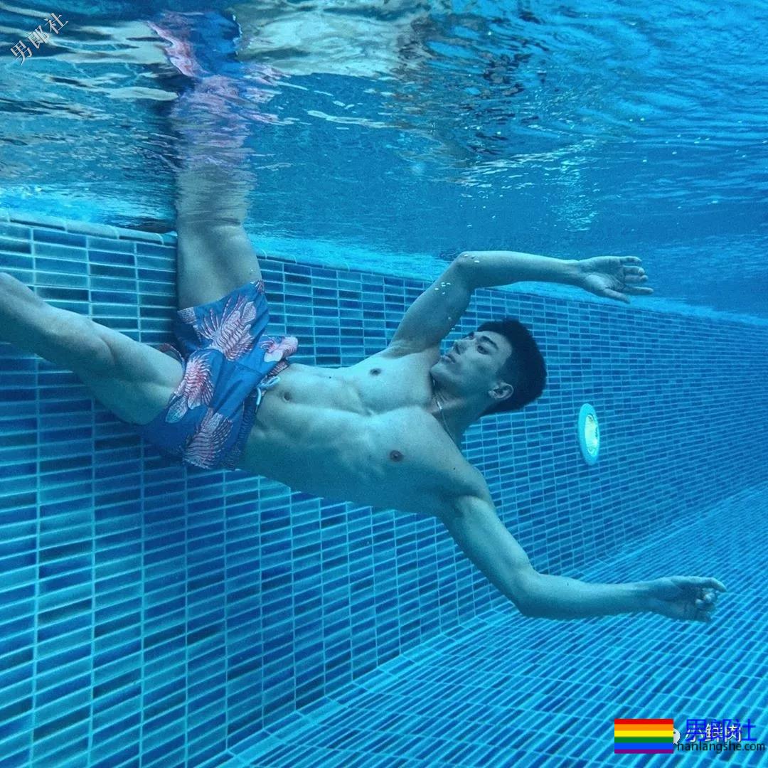 男模赵亮最新泳裤硬照一览，这谁能遭得住啊？ - 51虹马