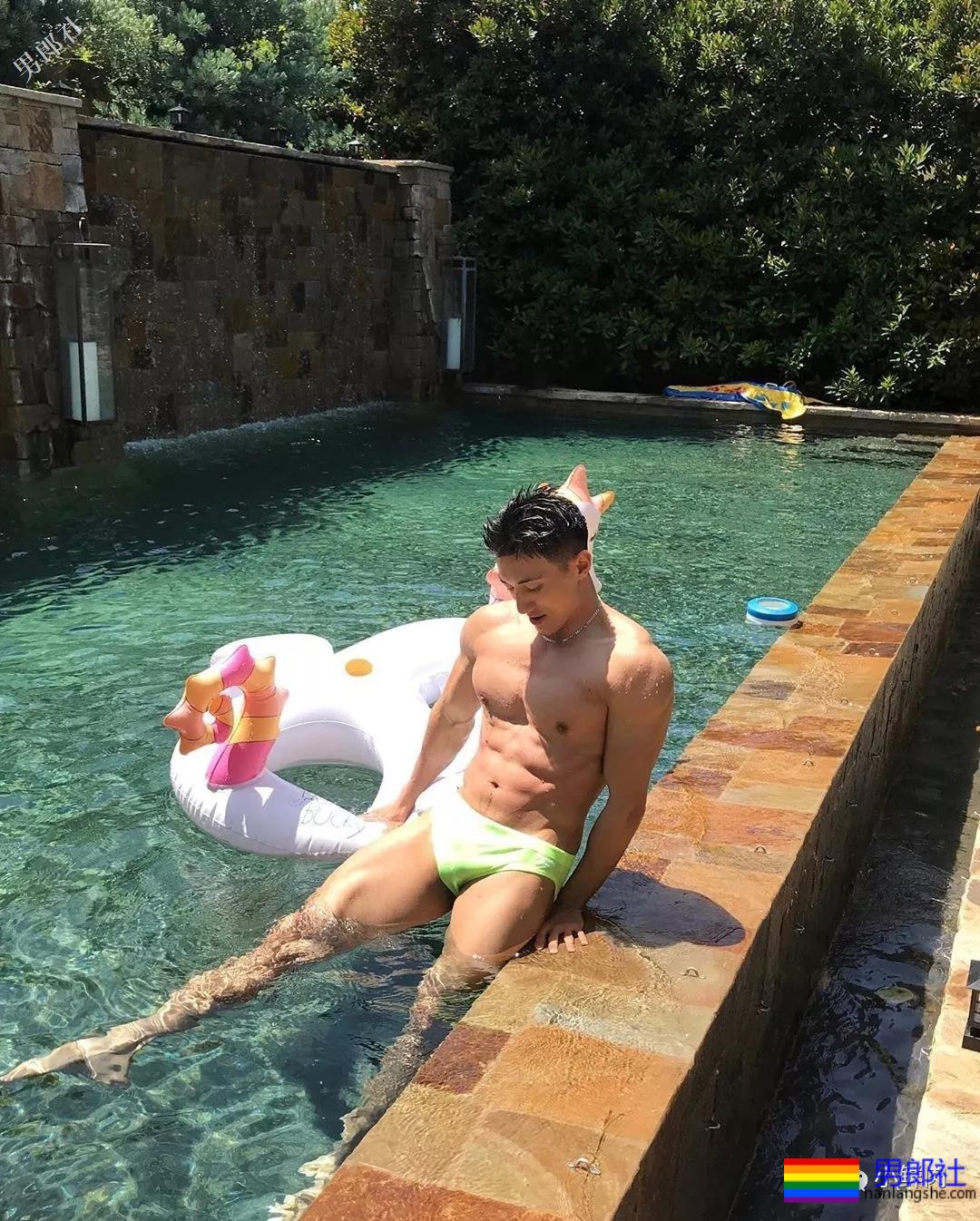 男模赵亮最新泳裤硬照一览,这谁能遭得住啊? - 51虹马 男模赵亮最新泳裤硬照一览,这谁能遭得住啊? - 51虹马