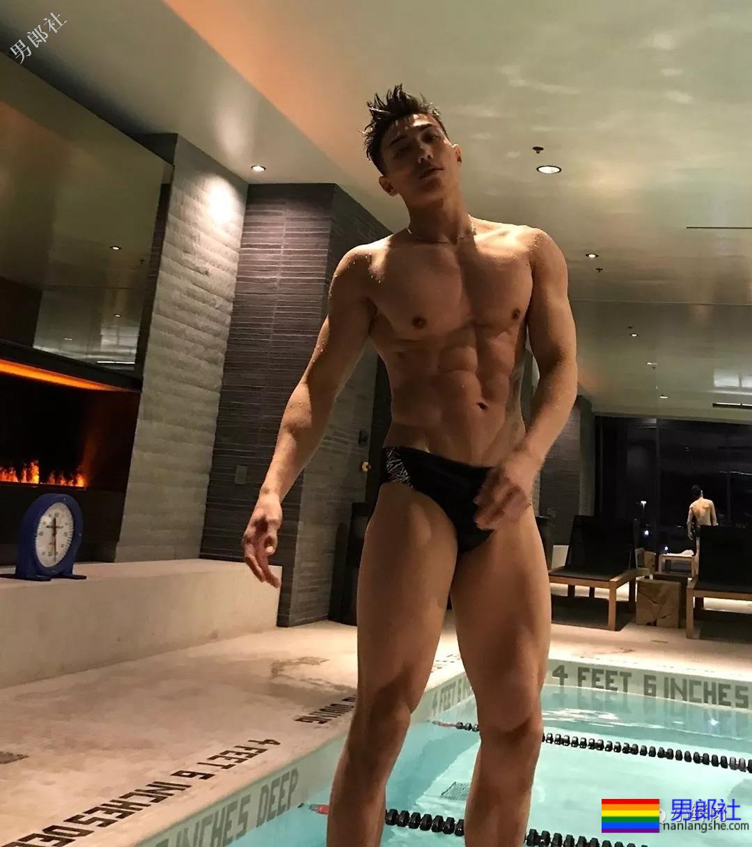 男模赵亮最新泳裤硬照一览，这谁能遭得住啊？ - 51虹马