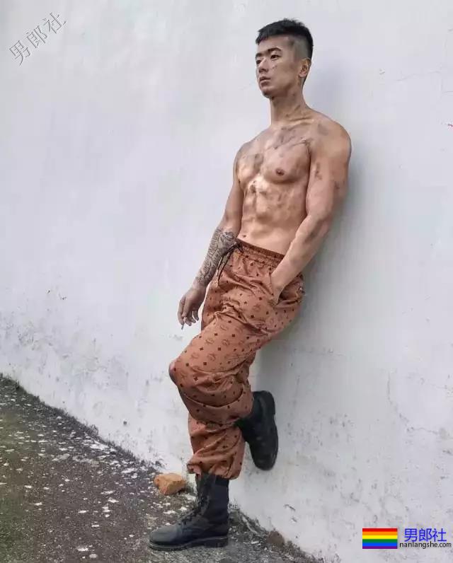 32位肌肉名媛出镜蔡依林MV,私下竟然还有拍片野郎! - 51虹马 32位肌肉名媛出镜蔡依林MV,私下竟然还有拍片野郎! - 51虹马