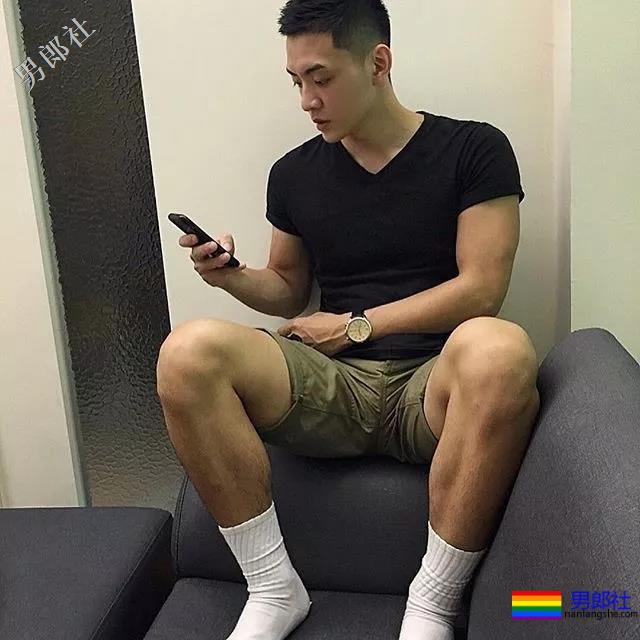 一身腱子肌肉的电线维修工，长得帅气动手能力超强！ - 51虹马