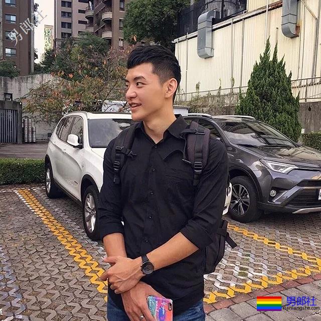 一身腱子肌肉的电线维修工，长得帅气动手能力超强！ - 51虹马