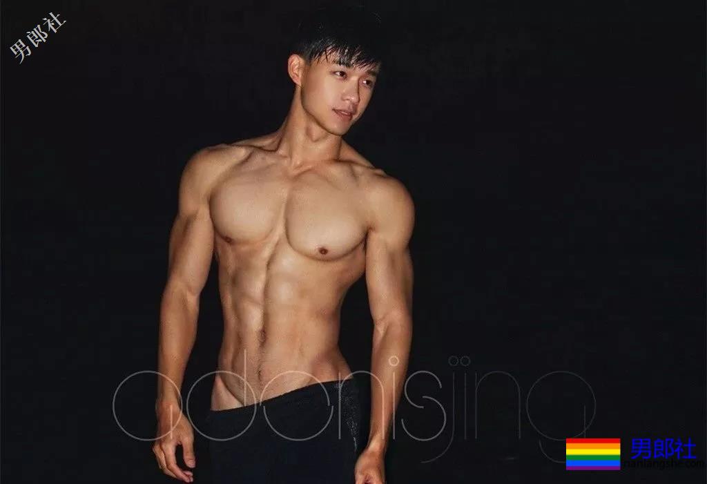 初夏的美好肉体合集！这些当红肌肉小狼狗，也太好看了吧！ - 51虹马