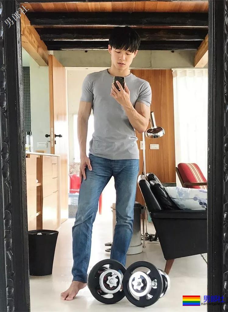 初夏的美好肉体合集！这些当红肌肉小狼狗，也太好看了吧！ - 51虹马