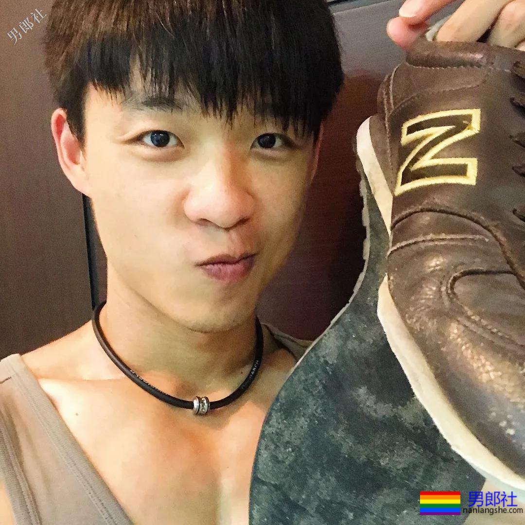 初夏的美好肉体合集！这些当红肌肉小狼狗，也太好看了吧！ - 51虹马