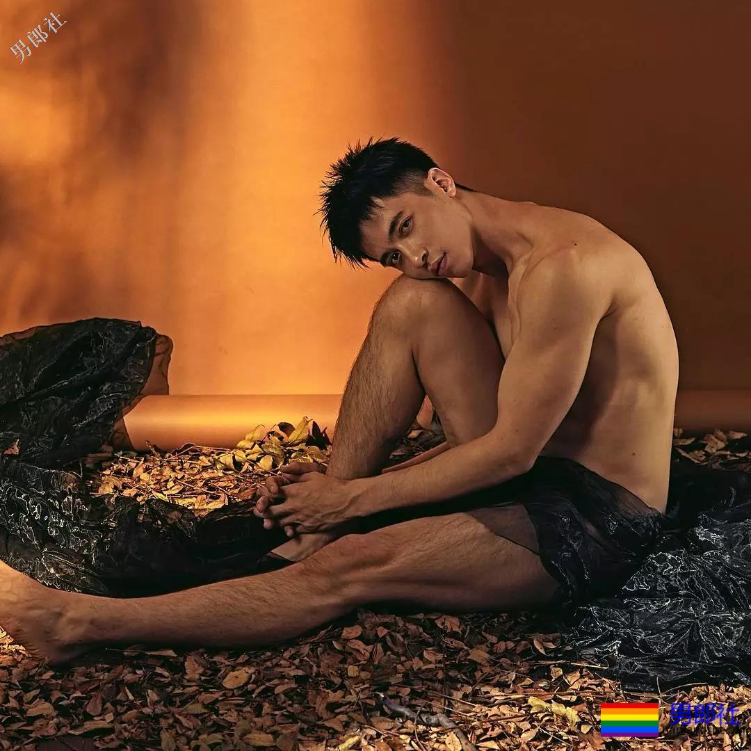 初夏的美好肉体合集！这些当红肌肉小狼狗，也太好看了吧！ - 51虹马