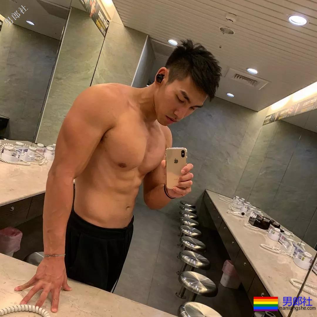 初夏的美好肉体合集！这些当红肌肉小狼狗，也太好看了吧！ - 51虹马