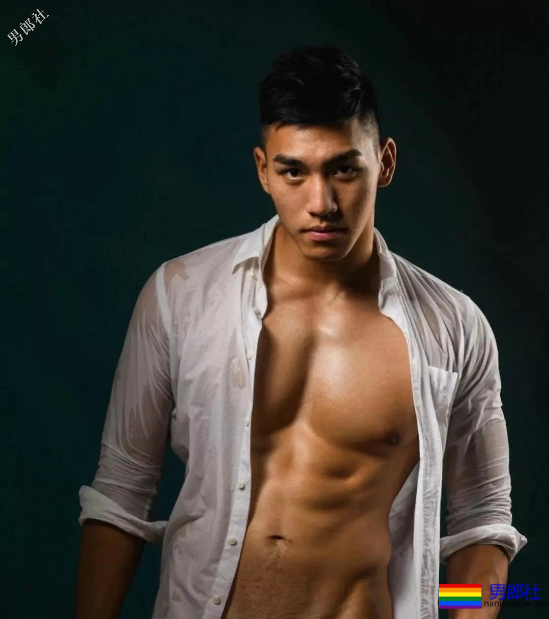 初夏的美好肉体合集！这些当红肌肉小狼狗，也太好看了吧！ - 51虹马