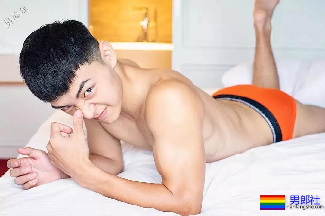 初夏的美好肉体合集！这些当红肌肉小狼狗，也太好看了吧！ - 51虹马