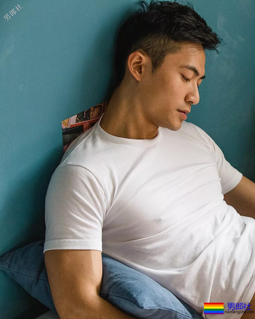 初夏的美好肉体合集！这些当红肌肉小狼狗，也太好看了吧！ - 51虹马