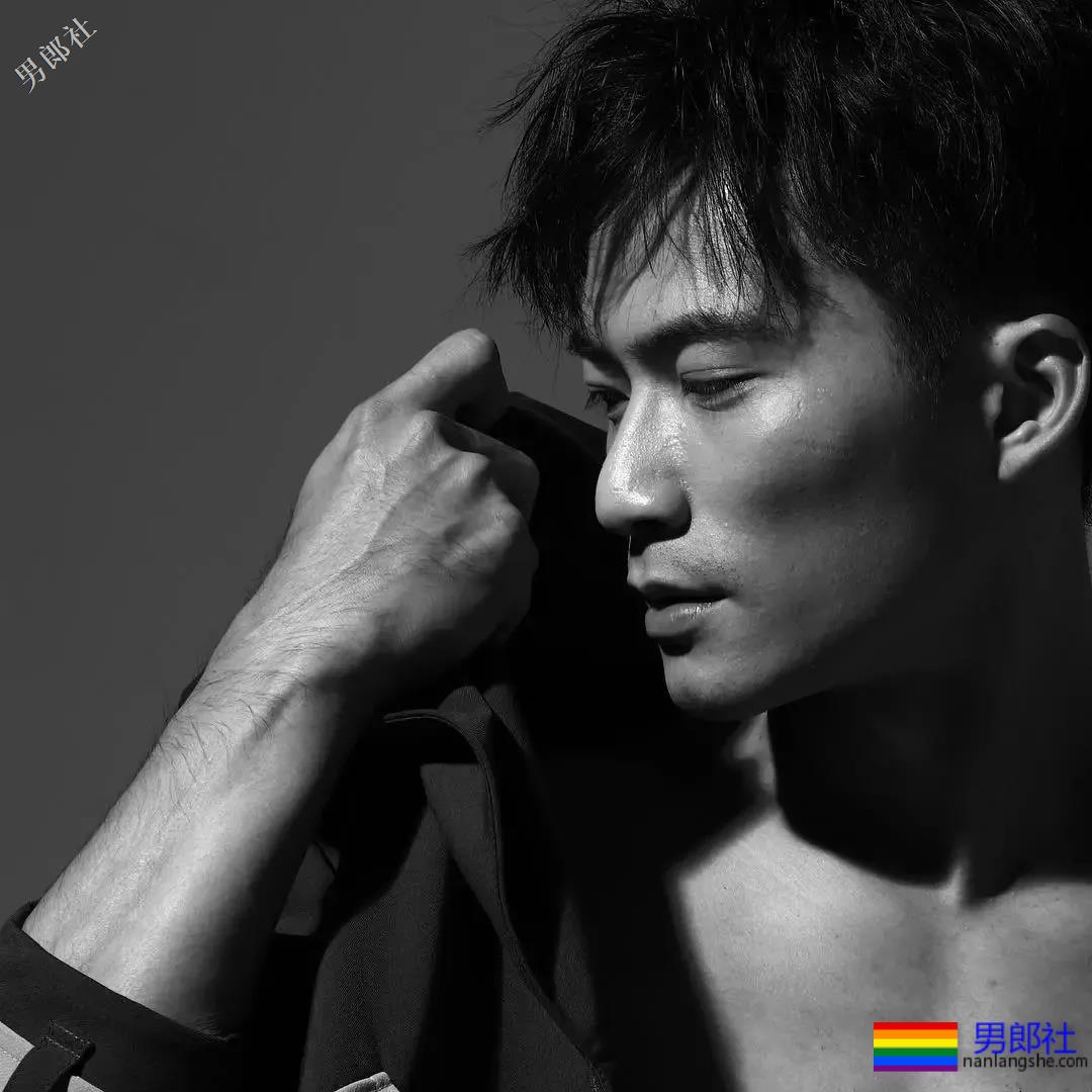 初夏的美好肉体合集！这些当红肌肉小狼狗，也太好看了吧！ - 51虹马