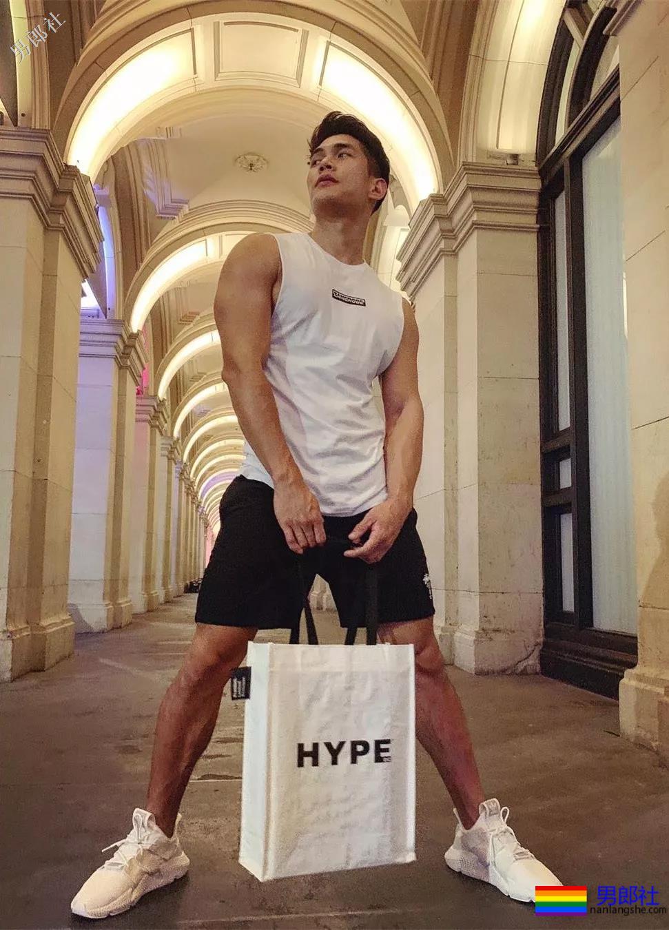 初夏的美好肉体合集！这些当红肌肉小狼狗，也太好看了吧！ - 51虹马