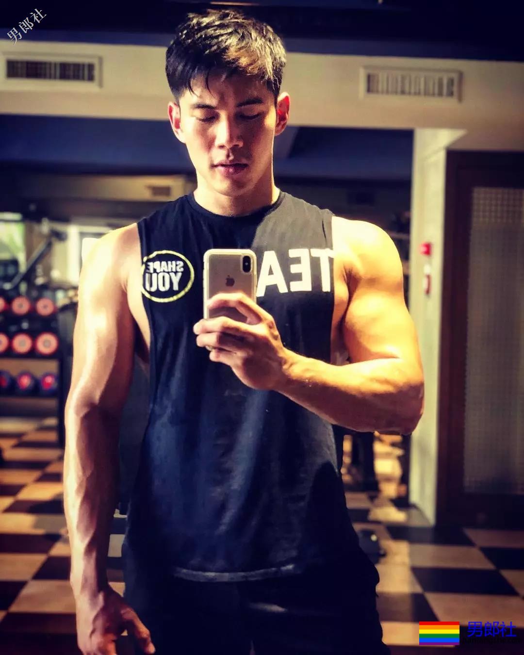 初夏的美好肉体合集！这些当红肌肉小狼狗，也太好看了吧！ - 51虹马