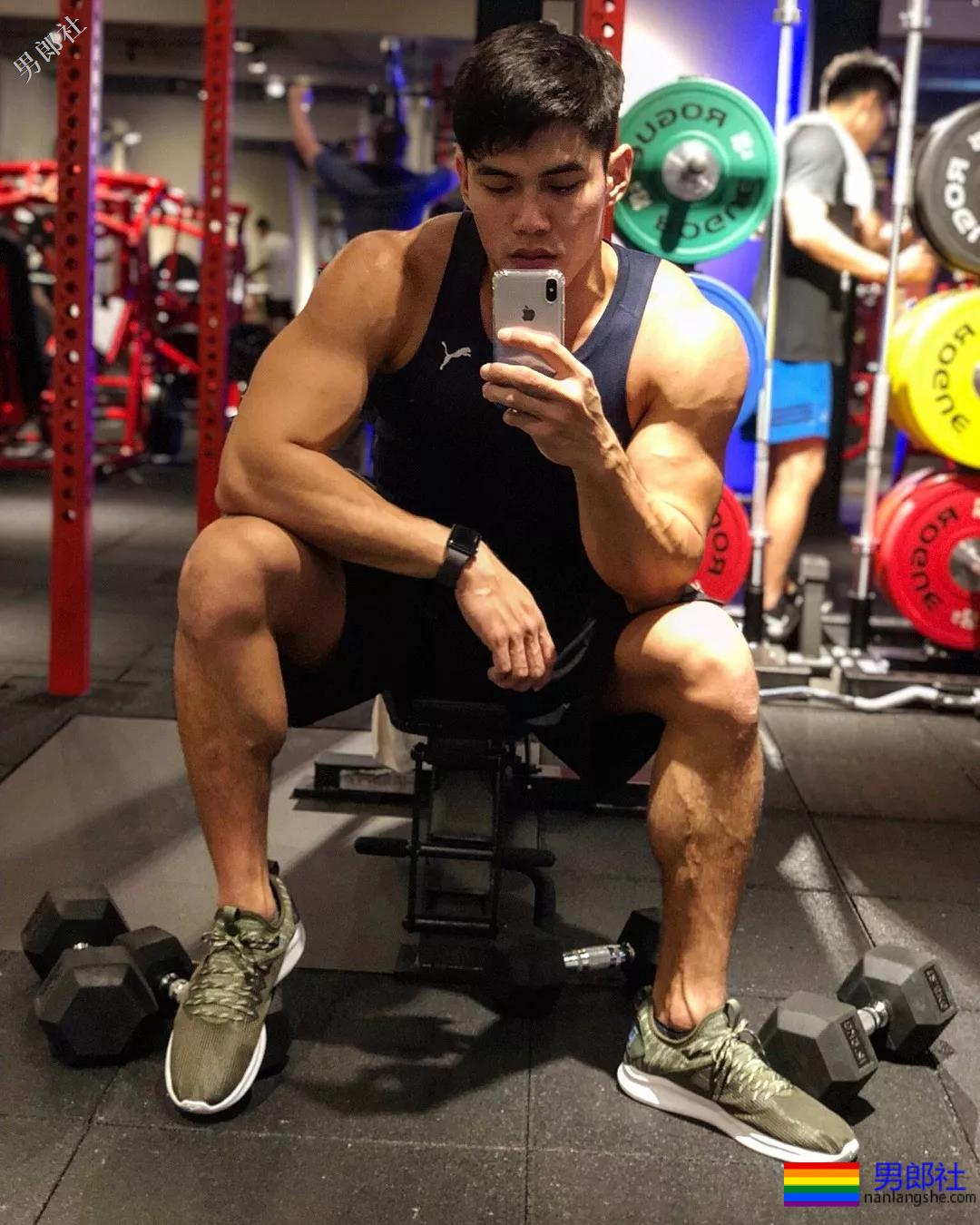 初夏的美好肉体合集！这些当红肌肉小狼狗，也太好看了吧！ - 51虹马