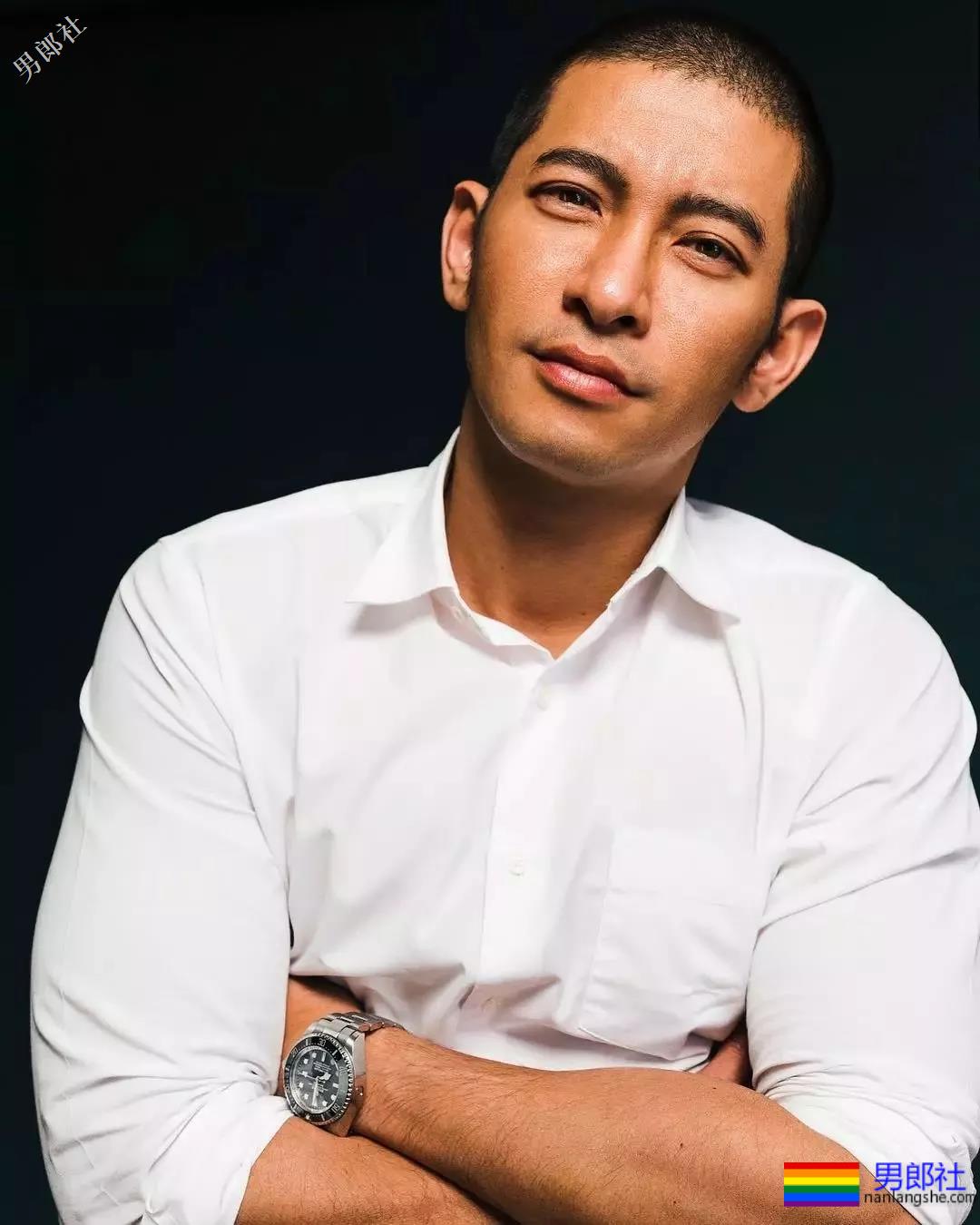 初夏的美好肉体合集！这些当红肌肉小狼狗，也太好看了吧！ - 51虹马