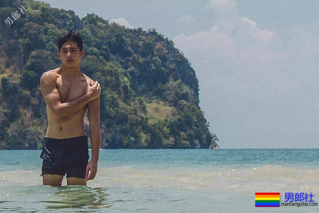 初夏的美好肉体合集！这些当红肌肉小狼狗，也太好看了吧！ - 51虹马