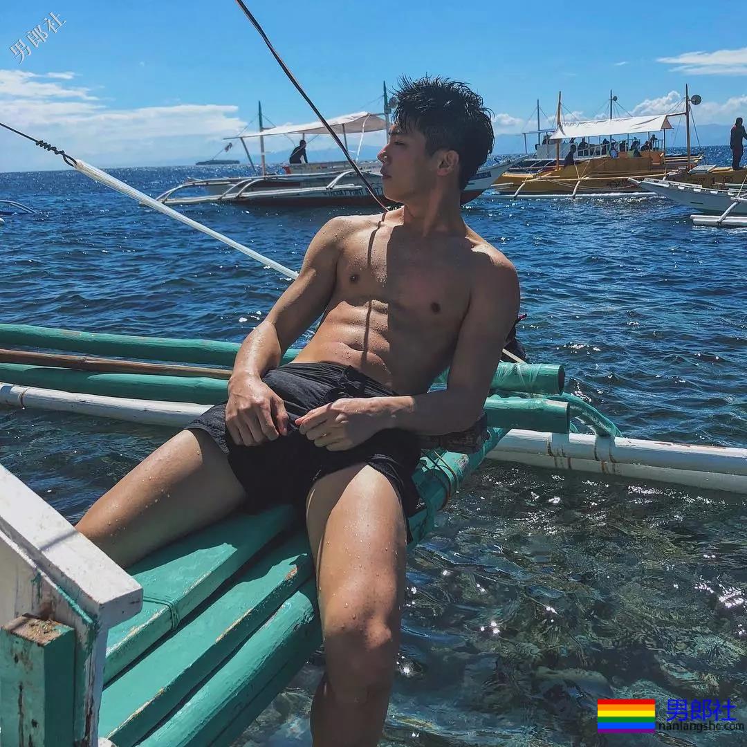 初夏的美好肉体合集！这些当红肌肉小狼狗，也太好看了吧！ - 51虹马