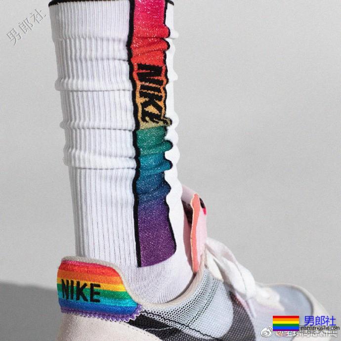 Nike香港店挂出大型户外彩虹旗广告牌 - 51虹马