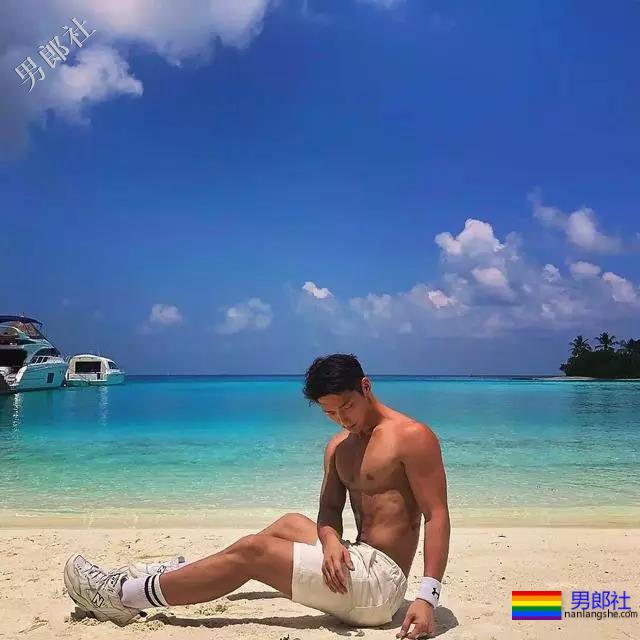 大胸肌泳裤男模轮廓太明显,大鼻子配腱子肉真是超可口 - 51虹马 大胸肌泳裤男模轮廓太明显,大鼻子配腱子肉真是超可口 - 51虹马