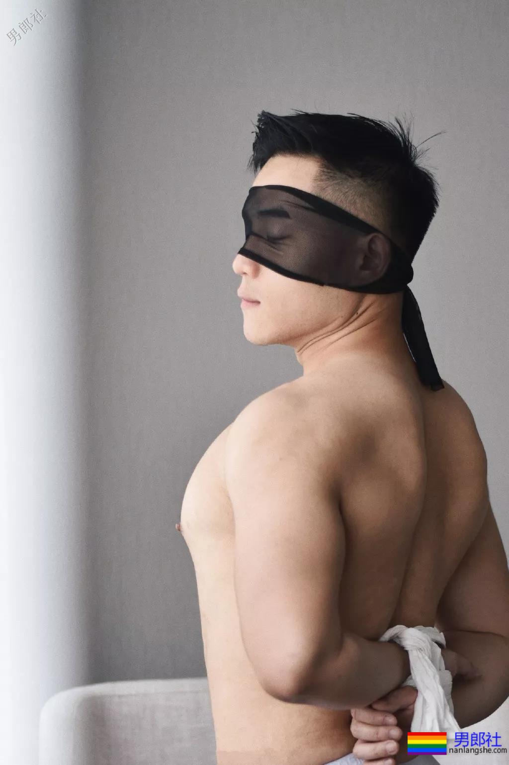 超A大胸肌网红博主，鲜美肉壮身材big腿肌，太养眼了吧~ - 51虹马