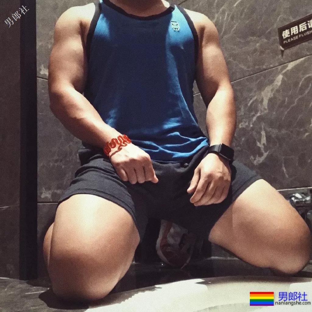 超A大胸肌网红博主，鲜美肉壮身材big腿肌，太养眼了吧~ - 51虹马