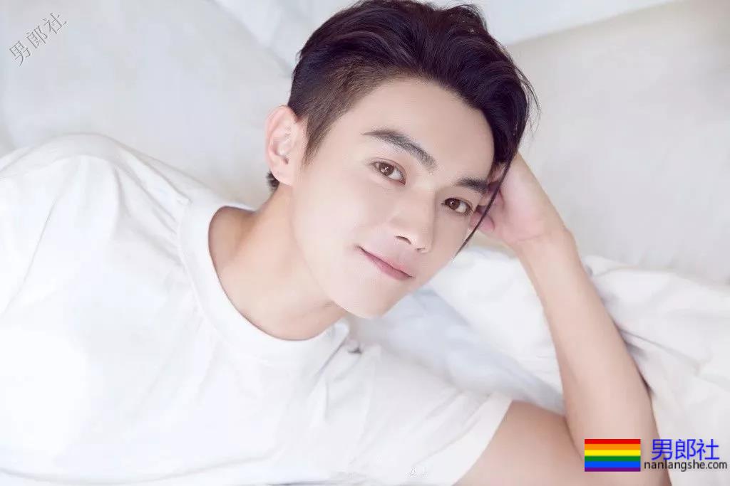 被于正捧红的帅哥！这样的小狼狗“后宫”，我也想要！ - 51虹马