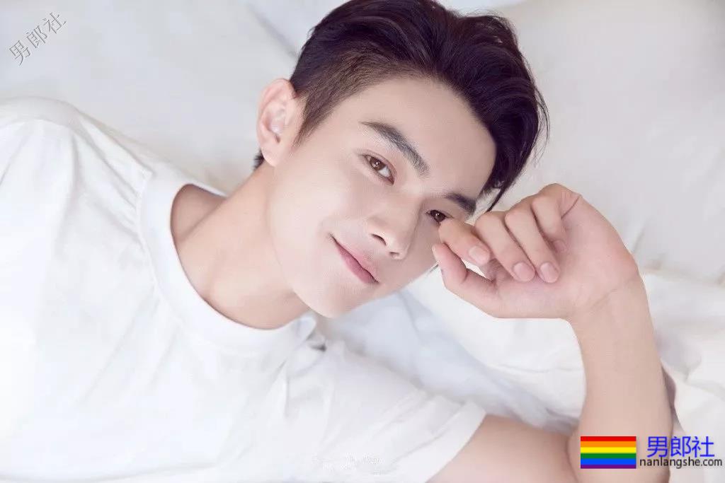 被于正捧红的帅哥!这样的小狼狗“后宫”,我也想要! - 51虹马 被于正捧红的帅哥!这样的小狼狗“后宫”,我也想要! - 51虹马