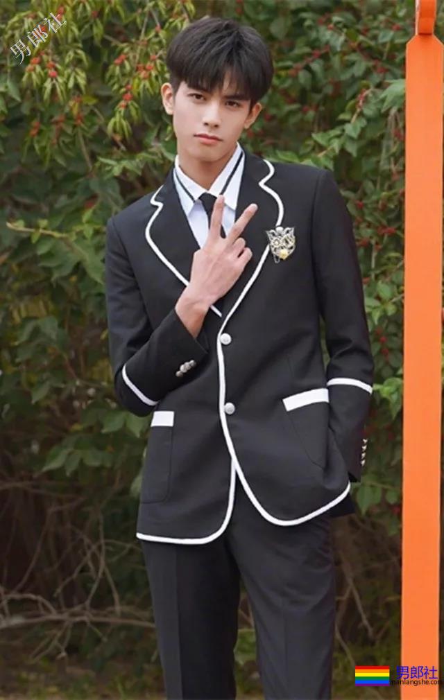 被于正捧红的帅哥!这样的小狼狗“后宫”,我也想要! - 51虹马 被于正捧红的帅哥!这样的小狼狗“后宫”,我也想要! - 51虹马