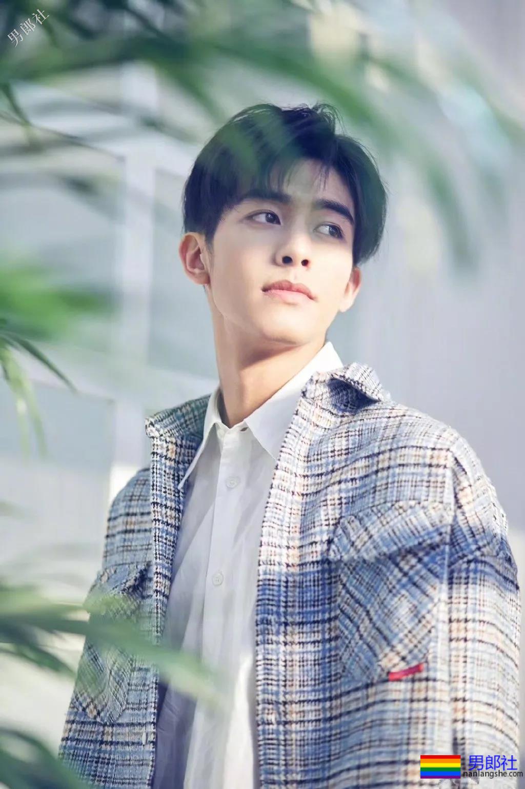 被于正捧红的帅哥！这样的小狼狗“后宫”，我也想要！ - 51虹马