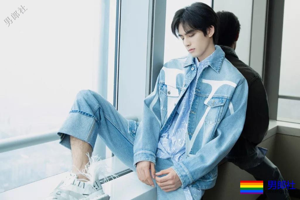 被于正捧红的帅哥!这样的小狼狗“后宫”,我也想要! - 51虹马 被于正捧红的帅哥!这样的小狼狗“后宫”,我也想要! - 51虹马