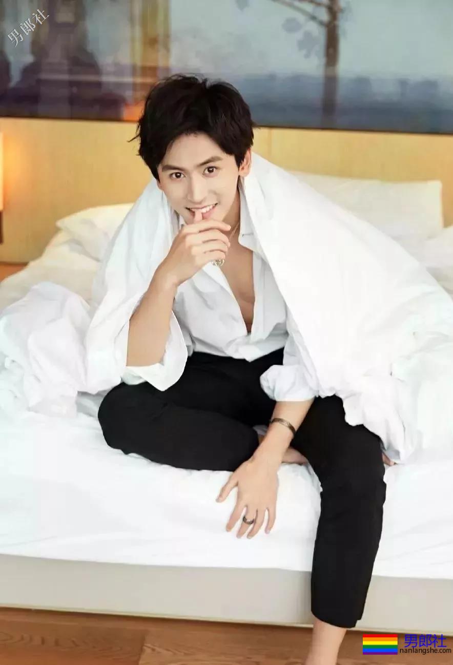 被于正捧红的帅哥！这样的小狼狗“后宫”，我也想要！ - 51虹马