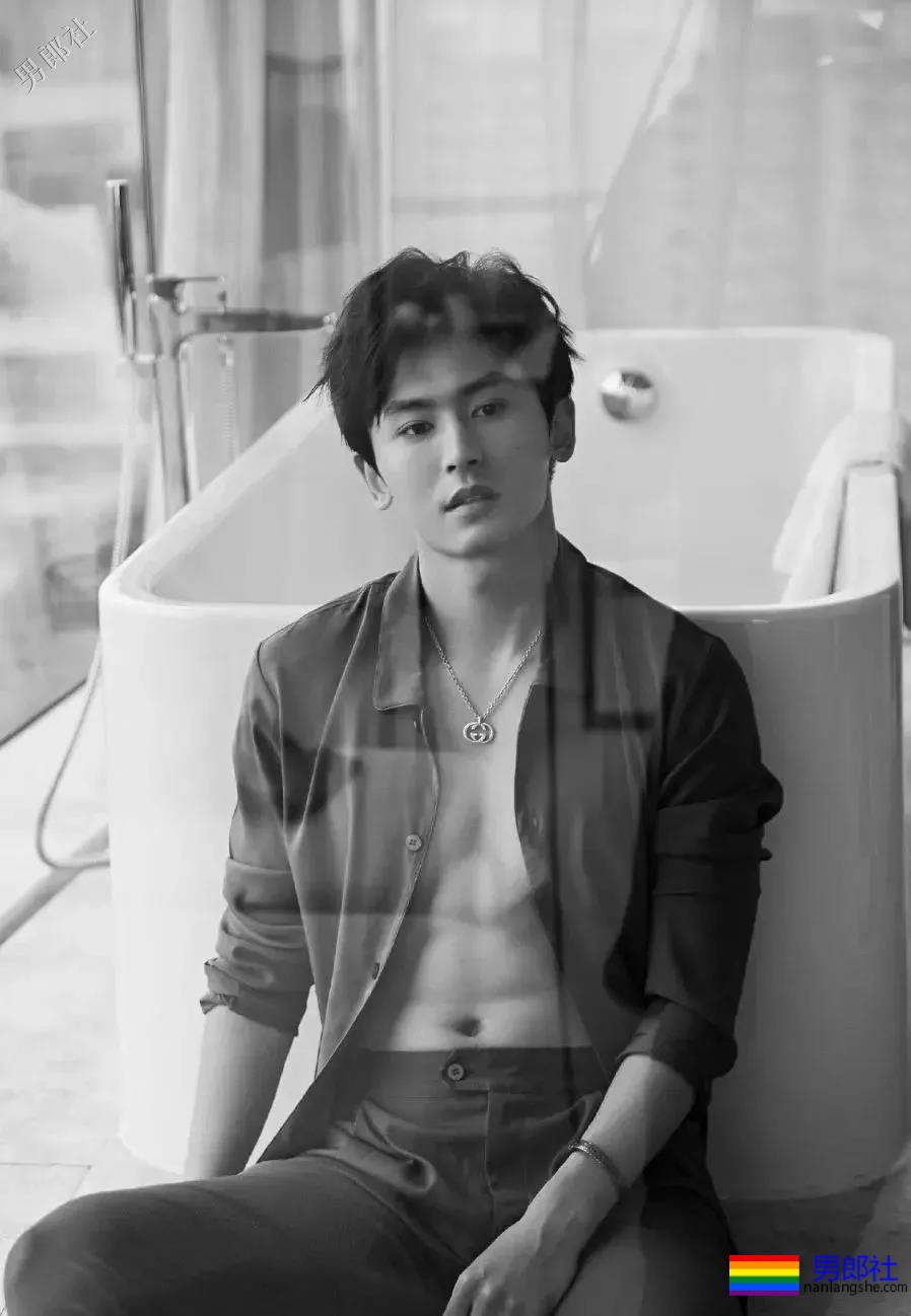 被于正捧红的帅哥！这样的小狼狗“后宫”，我也想要！ - 51虹马