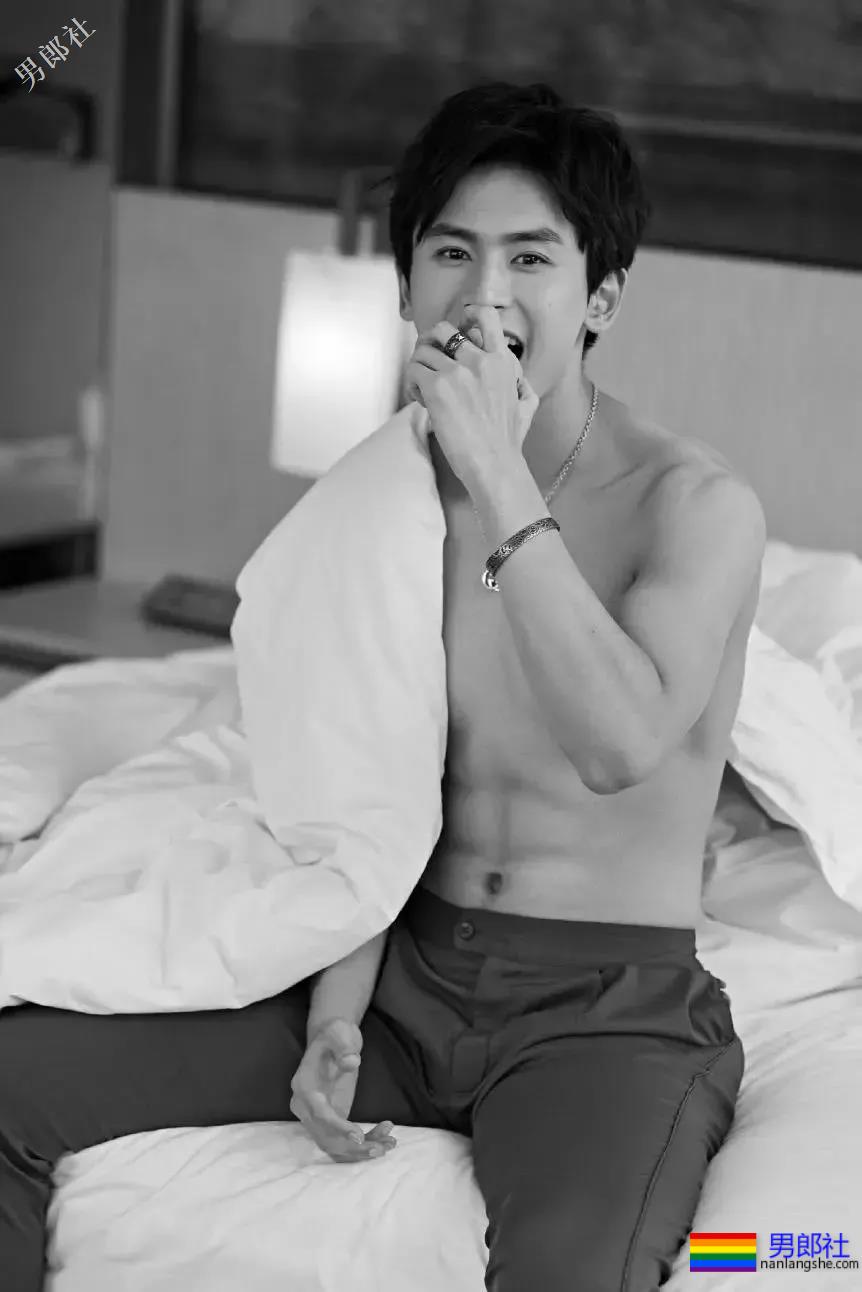 被于正捧红的帅哥！这样的小狼狗“后宫”，我也想要！ - 51虹马