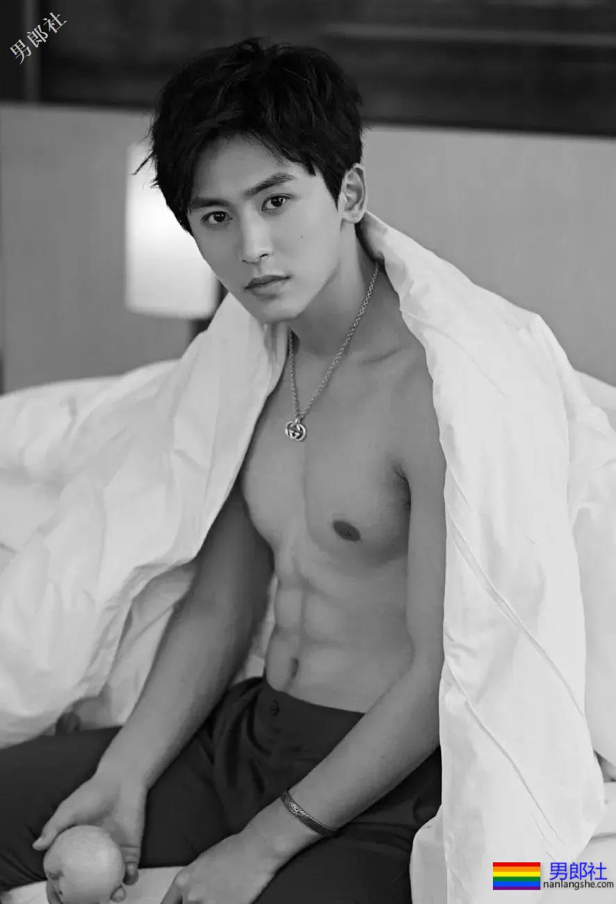 被于正捧红的帅哥!这样的小狼狗“后宫”,我也想要! - 51虹马 被于正捧红的帅哥!这样的小狼狗“后宫”,我也想要! - 51虹马