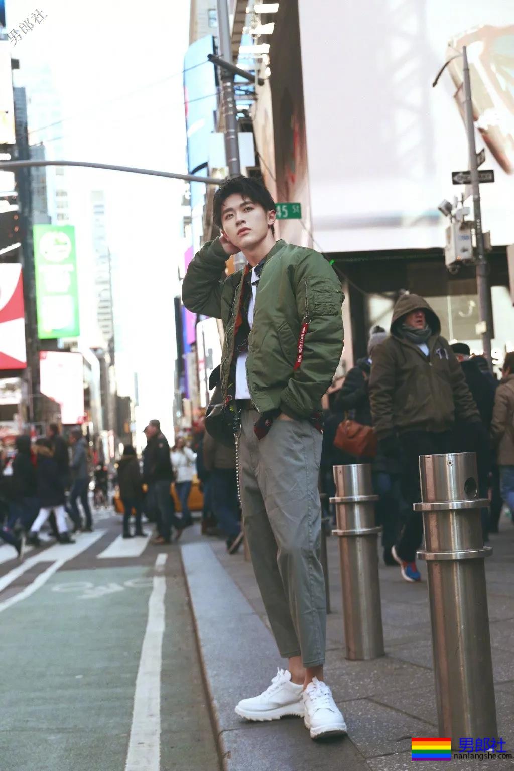 被于正捧红的帅哥！这样的小狼狗“后宫”，我也想要！ - 51虹马