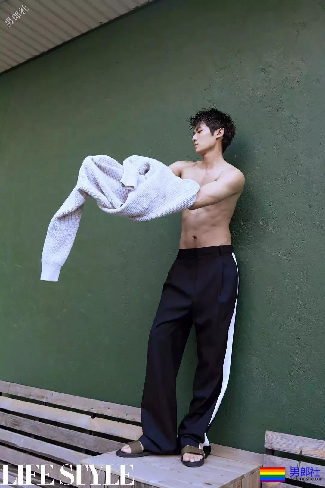 被于正捧红的帅哥！这样的小狼狗“后宫”，我也想要！ - 51虹马